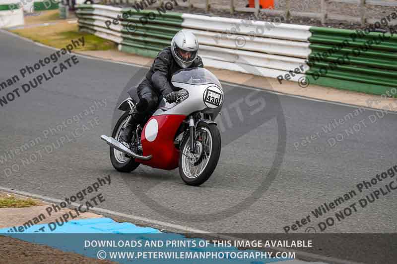 Vintage motorcycle club;eventdigitalimages;mallory park;mallory park trackday photographs;no limits trackdays;peter wileman photography;trackday digital images;trackday photos;vmcc festival 1000 bikes photographs